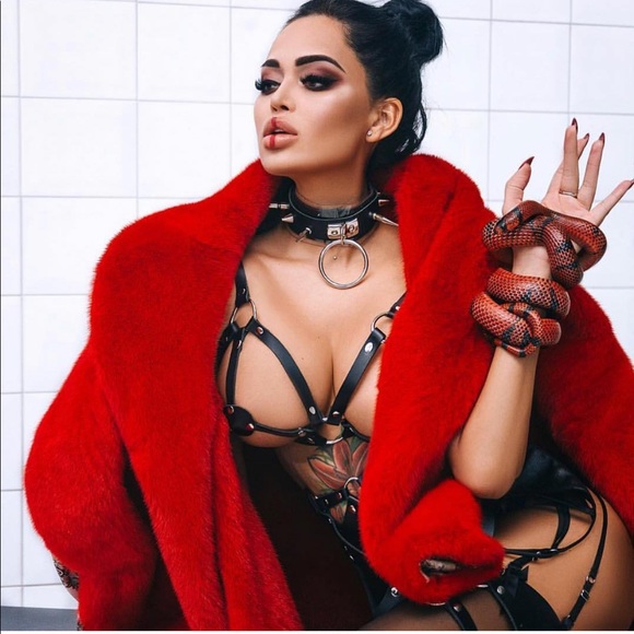 Vegan leather bra - price firm - Picture 3 of 5